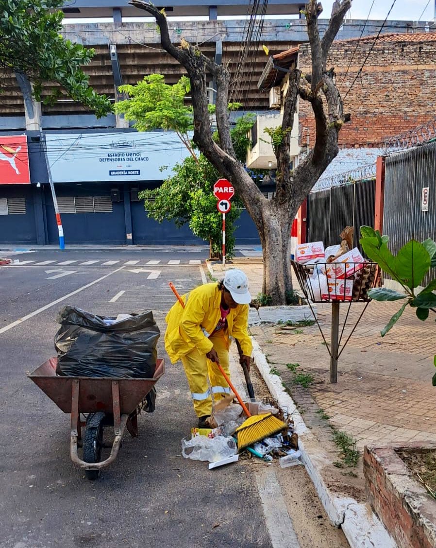 #2：垃圾高腳屋